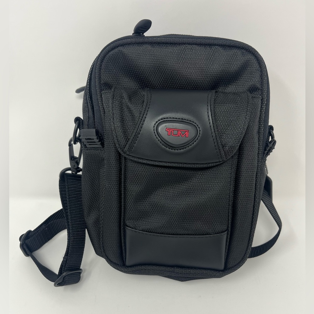 TUMI Shoulder Crossbody Bag Nylon Black 580C Variety of Pockets Travel Small